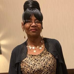 Meet your Posher, Lenora